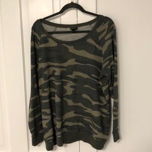 Cute TORRID Camo top! Size 1!